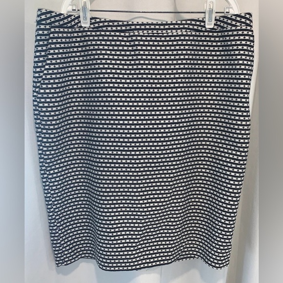 Merona Women's Skirt, Black & White Diamond Print, Zipper Back, Pockets; Size 18 - Picture 5 of 10